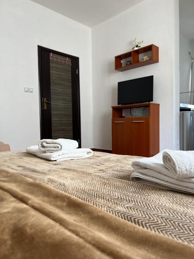 Apartments Fat E Jet - Pool & Breakfast Ulcinj Esterno foto