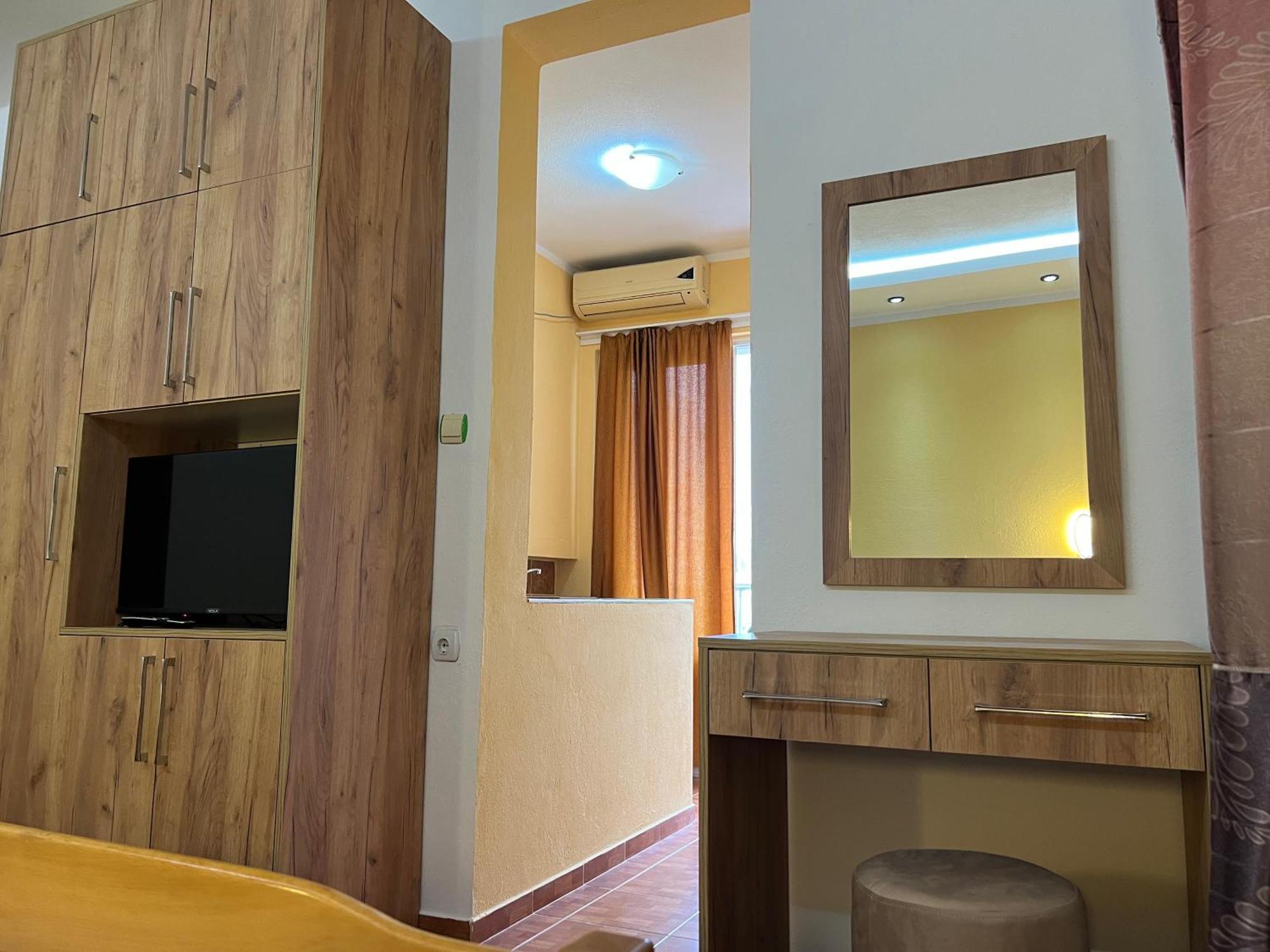 Apartments Fat E Jet - Pool & Breakfast Ulcinj Esterno foto
