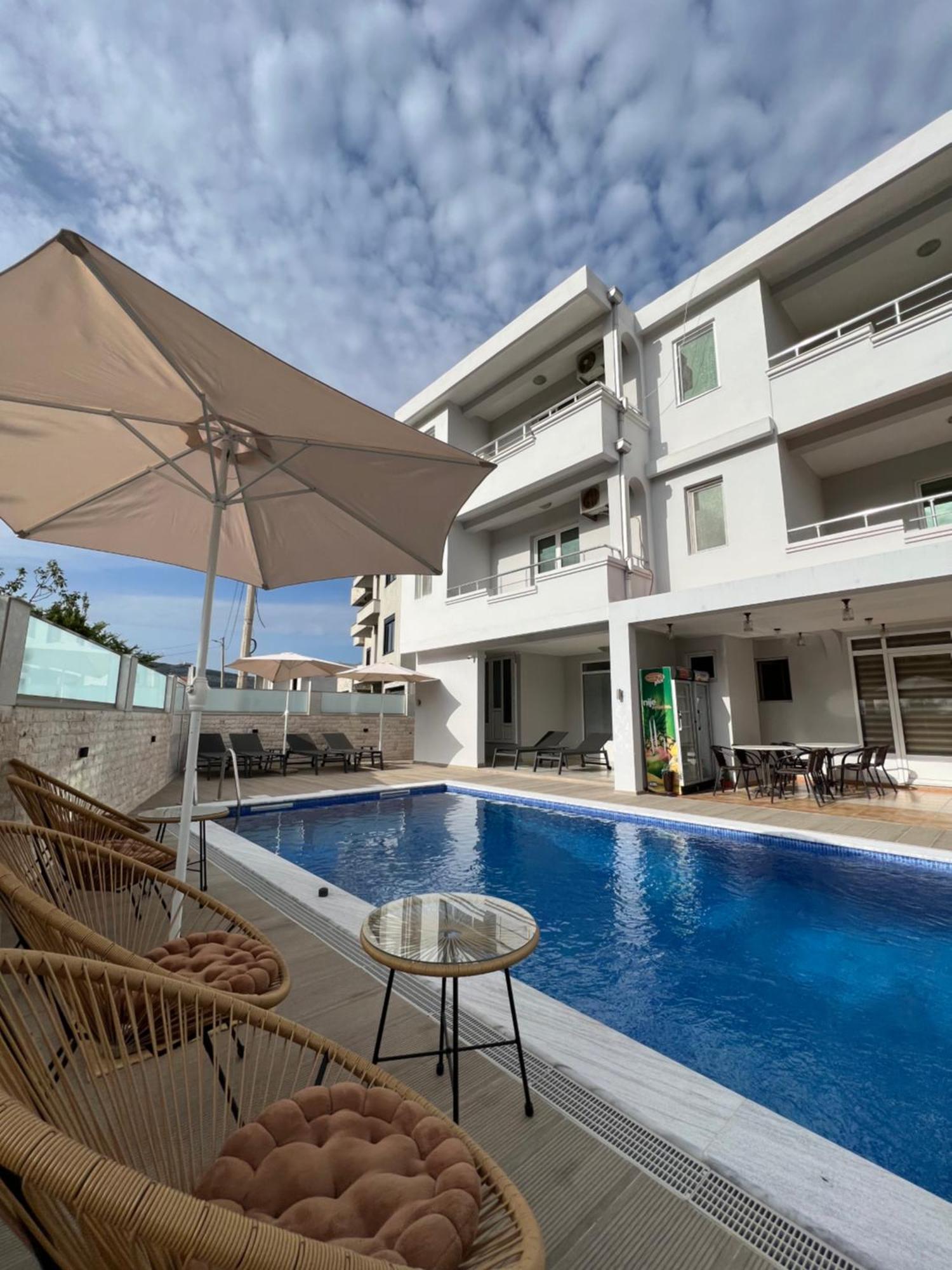 Apartments Fat E Jet - Pool & Breakfast Ulcinj Esterno foto
