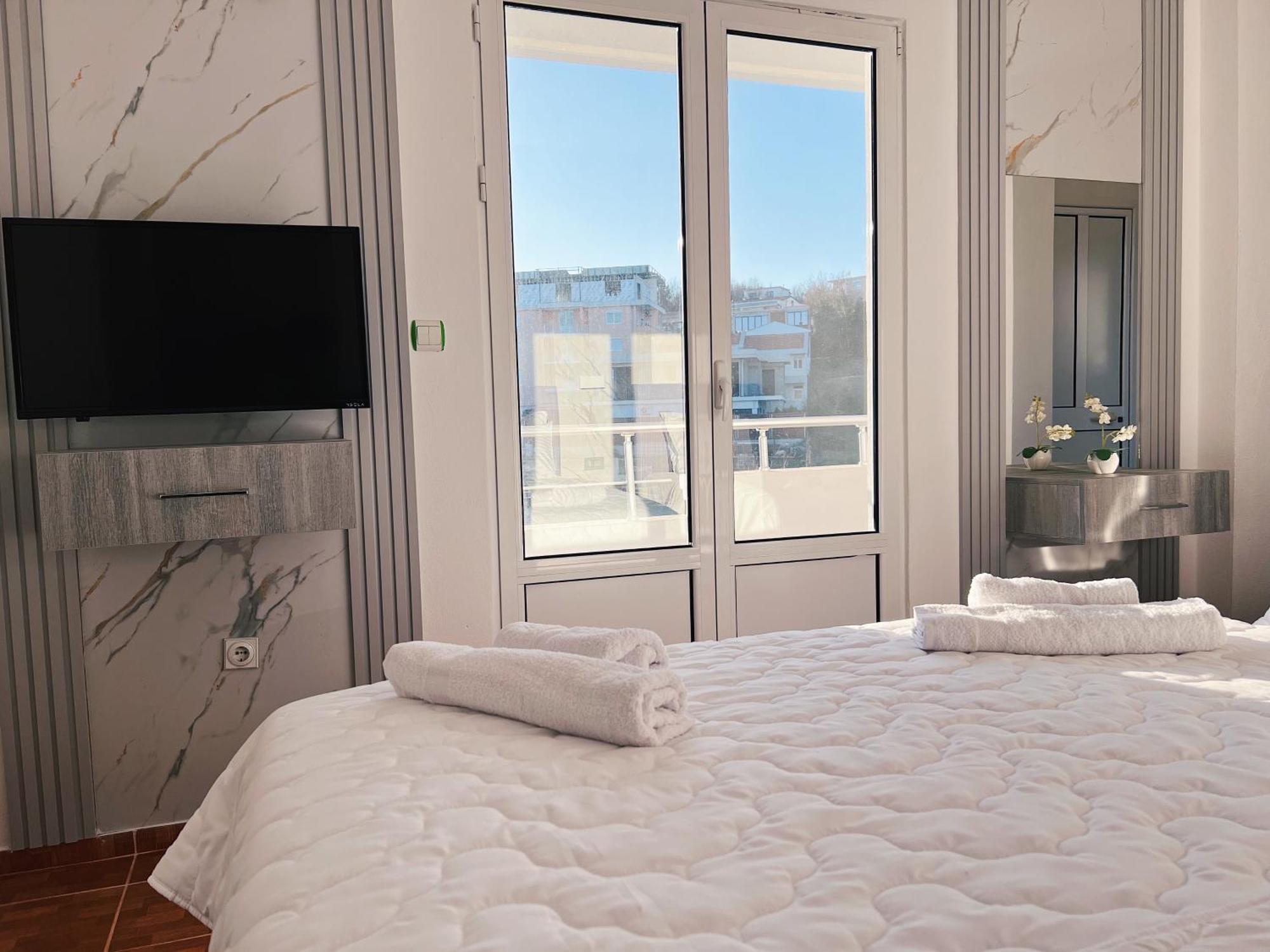 Apartments Fat E Jet - Pool & Breakfast Ulcinj Esterno foto