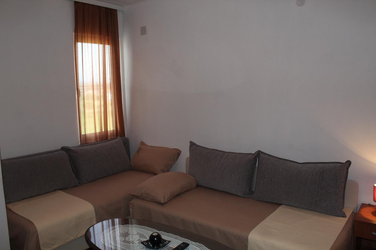 Apartments Fat E Jet - Pool & Breakfast Ulcinj Esterno foto